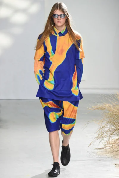 Look 14